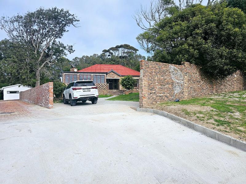 3 Bedroom Property for Sale in Mossel Bay Central Western Cape